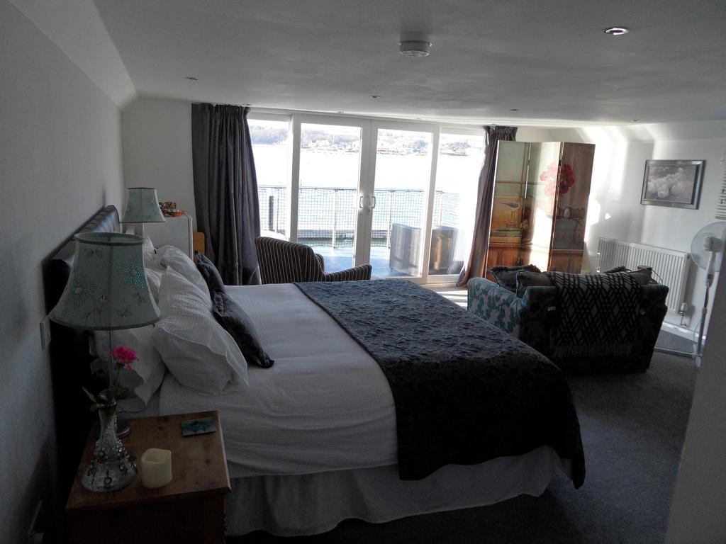 Houseboat Harbourside View Bed & Breakfast Newport  Eksteriør bilde