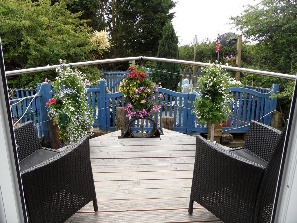 Houseboat Harbourside View Bed & Breakfast Newport  Eksteriør bilde