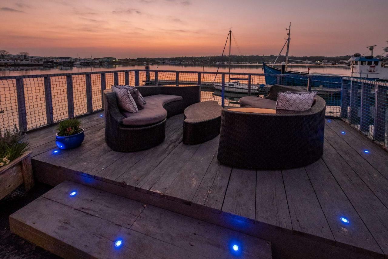 Houseboat Harbourside View Bed & Breakfast Newport  Eksteriør bilde