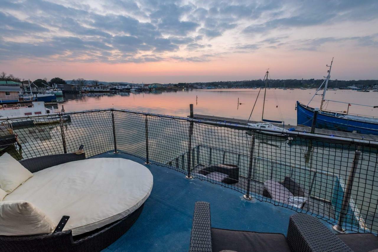 Houseboat Harbourside View Bed & Breakfast Newport  Eksteriør bilde